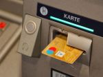 bankomat z kartą