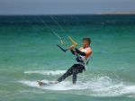 Kitesurfing czy windsurfing