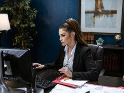 Kobiety przed komputerem