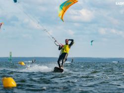 Kitesurfer w Chałupach